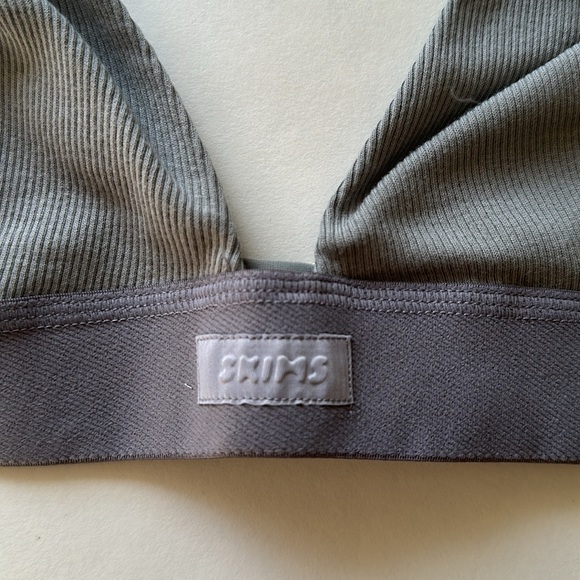 SKIMS // cotton plunge bra - Picture 2 of 4
